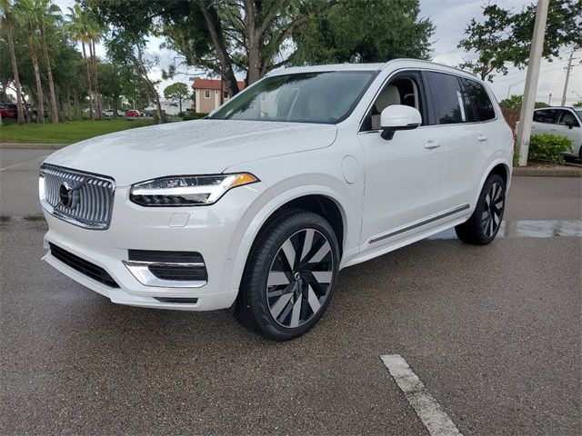 2025 Volvo XC90 Plug-In Hybrid Plus