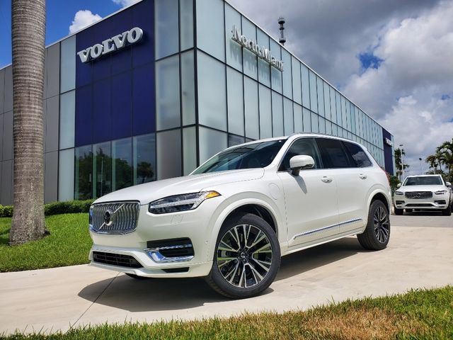 2025 Volvo XC90 Plug-In Hybrid Plus