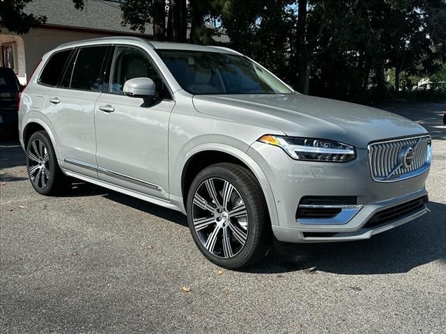 2025 Volvo XC90 Plug-In Hybrid Plus