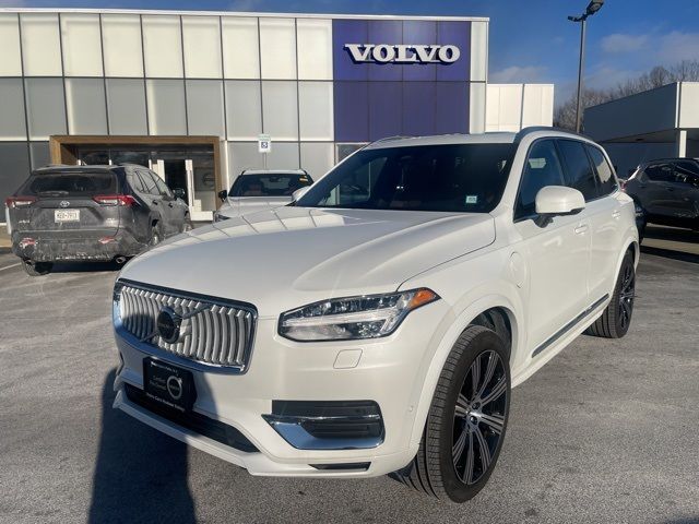 2025 Volvo XC90 Plug-In Hybrid Plus