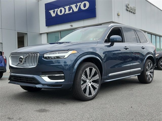 2025 Volvo XC90 Plug-In Hybrid Plus