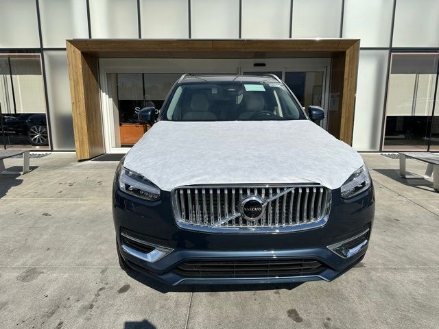 2025 Volvo XC90 Plug-In Hybrid Plus