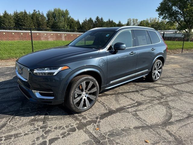 2025 Volvo XC90 Plug-In Hybrid Plus