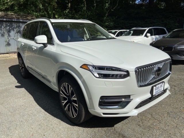 2025 Volvo XC90 Plug-In Hybrid Plus