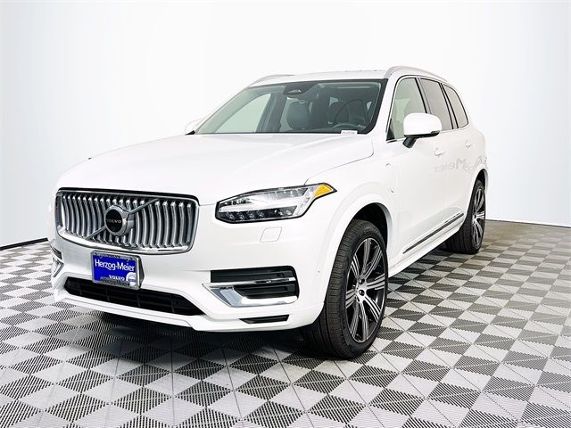 2025 Volvo XC90 Plug-In Hybrid Plus