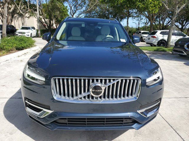 2025 Volvo XC90 Core