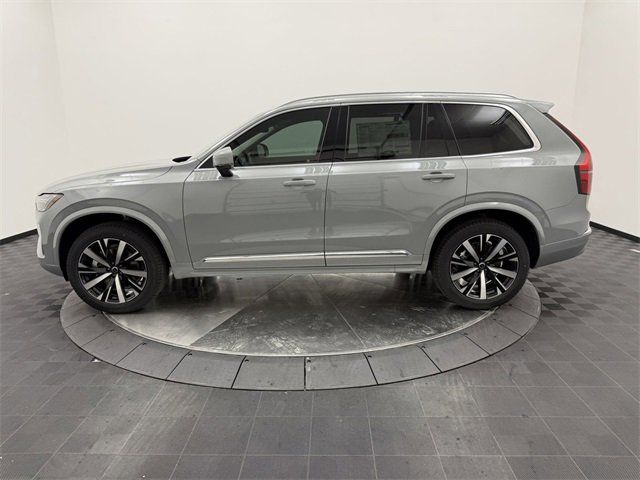 2025 Volvo XC90 Core