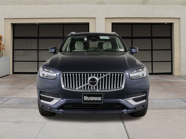 2025 Volvo XC90 Core