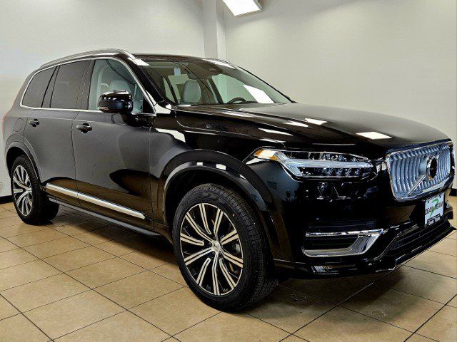 2025 Volvo XC90 Core