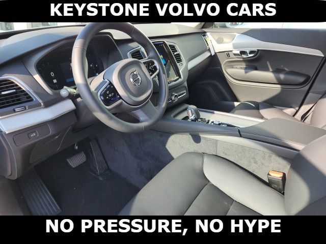 2025 Volvo XC90 Core