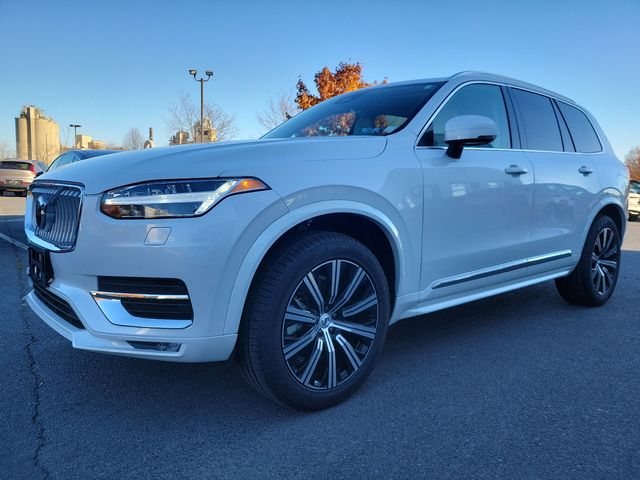 2025 Volvo XC90 Core