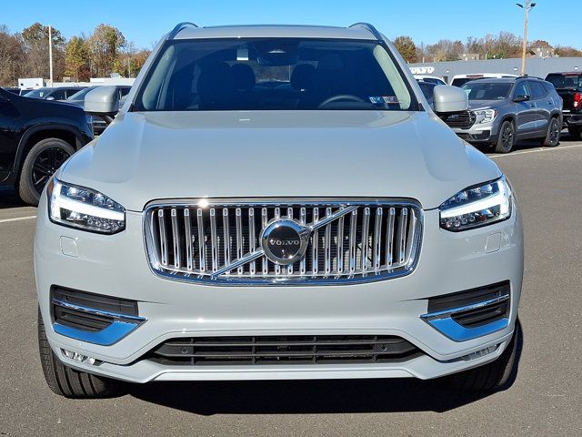 2025 Volvo XC90 Plus