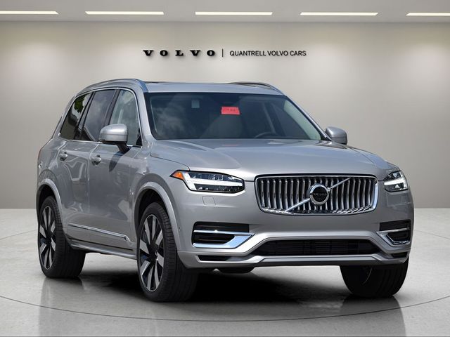 2025 Volvo XC90 Plug-In Hybrid Plus