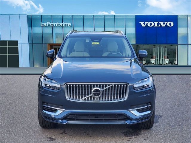 2025 Volvo XC90 Plug-In Hybrid Plus