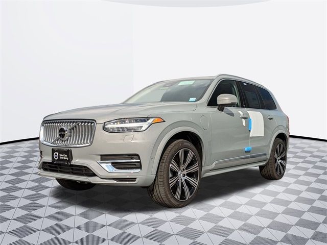 2025 Volvo XC90 Plug-In Hybrid Plus