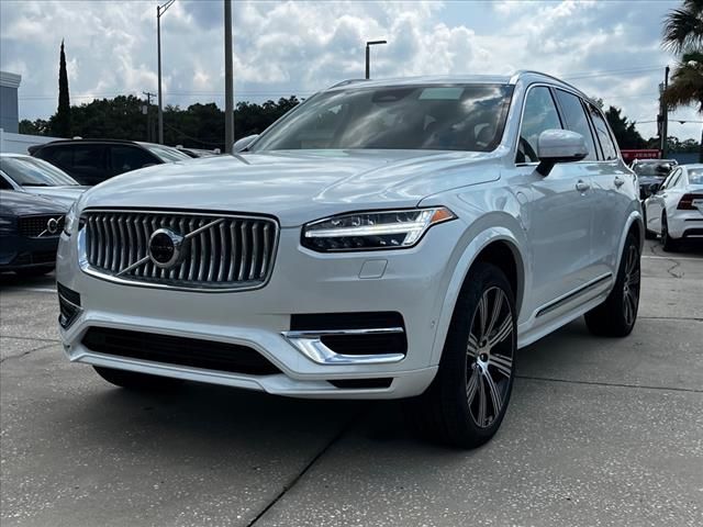 2025 Volvo XC90 Plug-In Hybrid Plus