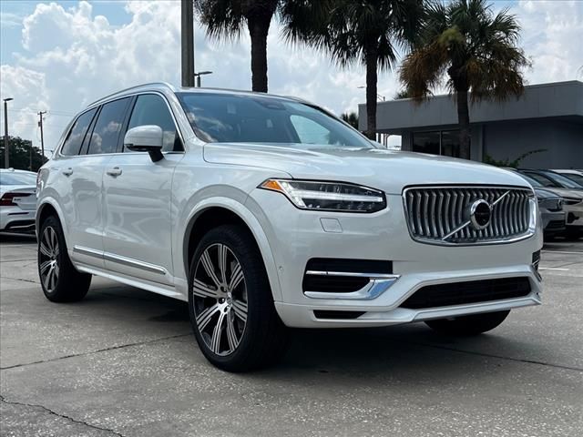 2025 Volvo XC90 Plug-In Hybrid Plus