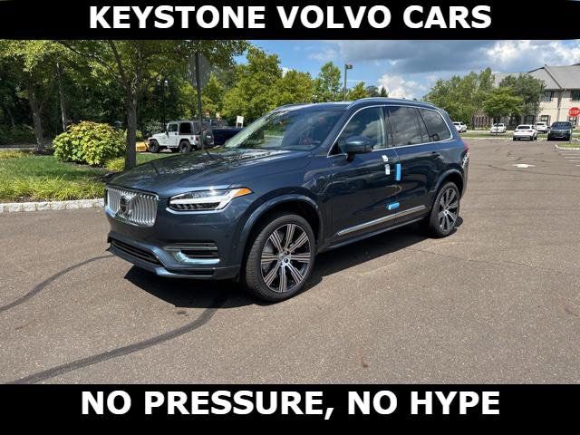 2025 Volvo XC90 Plug-In Hybrid Plus