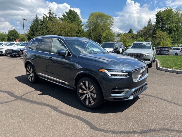 2025 Volvo XC90 Plug-In Hybrid Plus