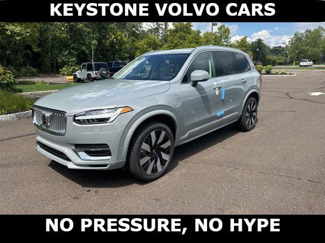 2025 Volvo XC90 Plug-In Hybrid Ultra