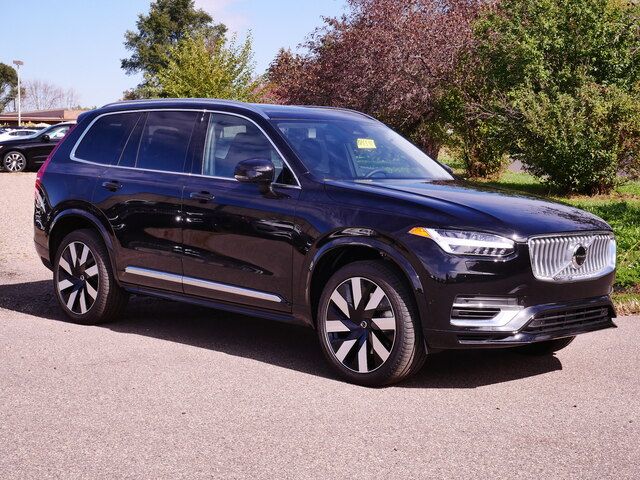 2025 Volvo XC90 Plug-In Hybrid Plus