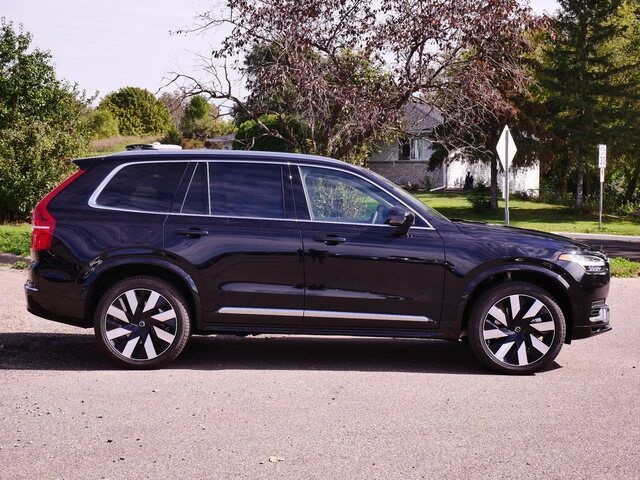 2025 Volvo XC90 Plug-In Hybrid Plus