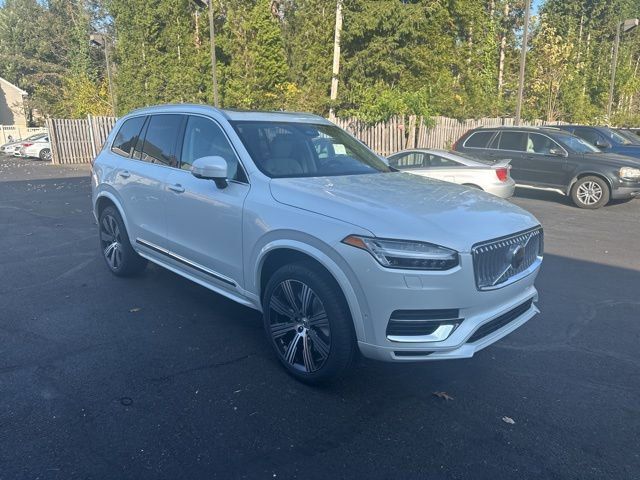 2025 Volvo XC90 Plug-In Hybrid Plus