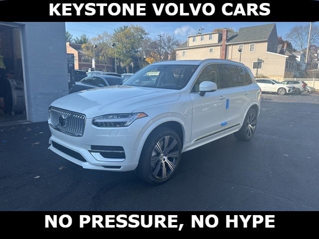 2025 Volvo XC90 Plug-In Hybrid Plus