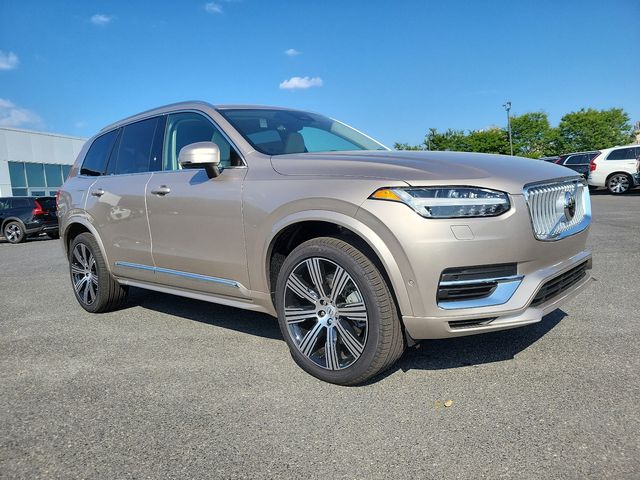 2025 Volvo XC90 Plug-In Hybrid Plus