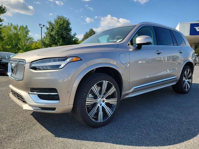 2025 Volvo XC90 Plug-In Hybrid Plus