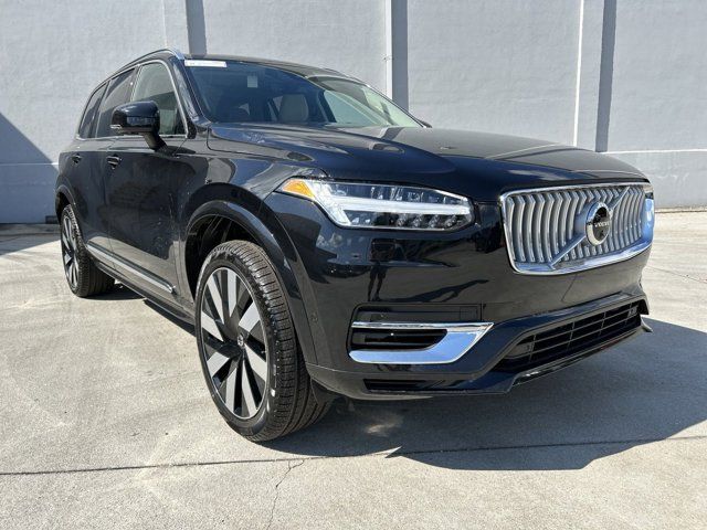 2025 Volvo XC90 Plug-In Hybrid Plus