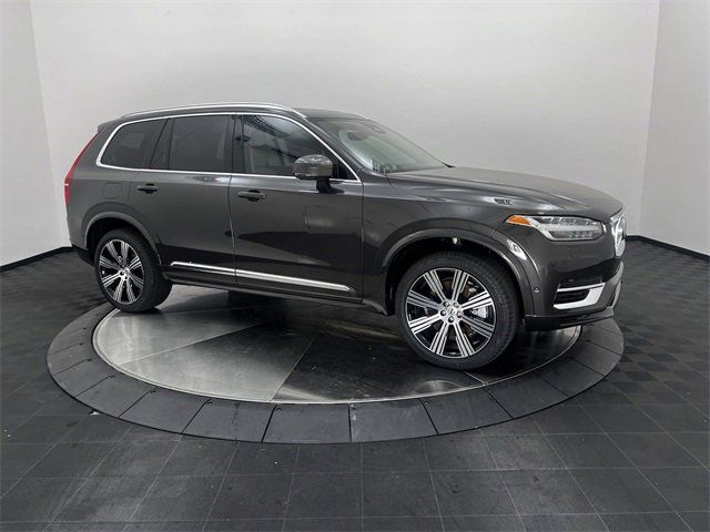 2025 Volvo XC90 Plug-In Hybrid Plus