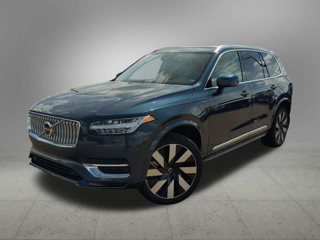 2025 Volvo XC90 Plug-In Hybrid Plus