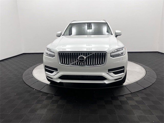 2025 Volvo XC90 Plug-In Hybrid Plus