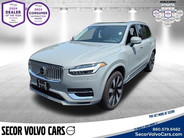 2025 Volvo XC90 Plug-In Hybrid Plus