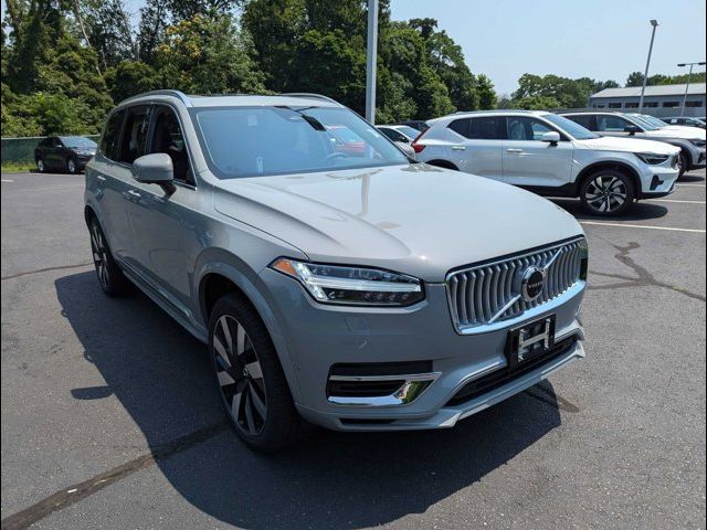 2025 Volvo XC90 Plug-In Hybrid Plus