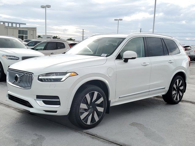 2025 Volvo XC90 Plug-In Hybrid Plus