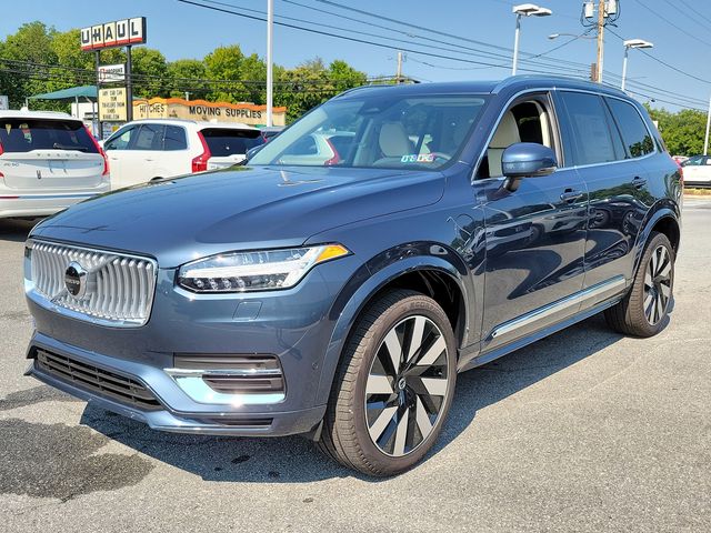 2025 Volvo XC90 Plug-In Hybrid Plus