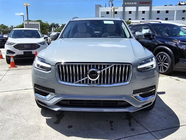 2025 Volvo XC90 Plug-In Hybrid Plus