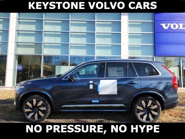 2025 Volvo XC90 Plug-In Hybrid Plus