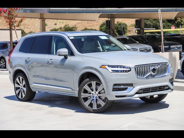 2025 Volvo XC90 Plug-In Hybrid Plus