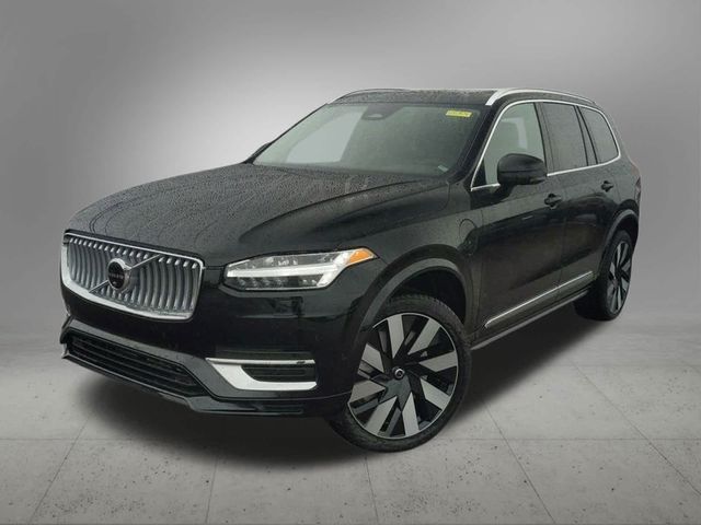 2025 Volvo XC90 Plug-In Hybrid Plus