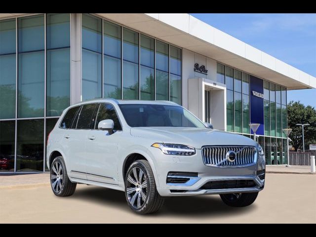 2025 Volvo XC90 Plug-In Hybrid Plus