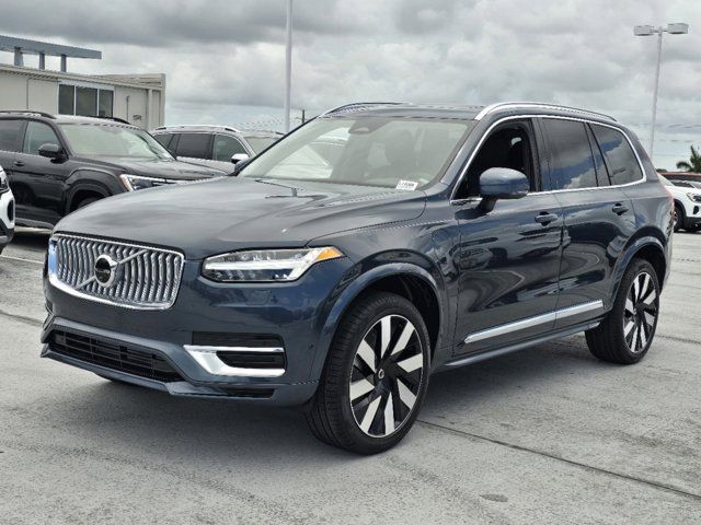 2025 Volvo XC90 Plug-In Hybrid Plus