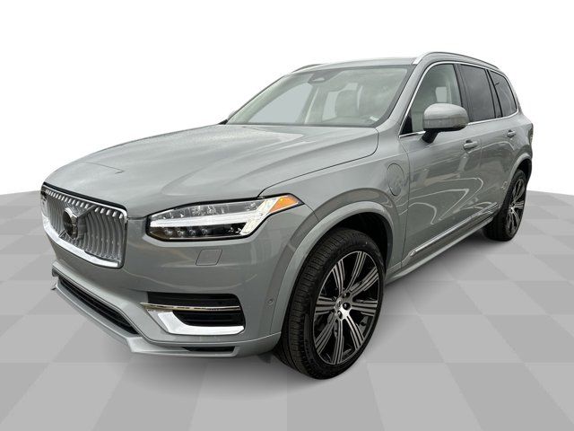 2025 Volvo XC90 Plug-In Hybrid Plus