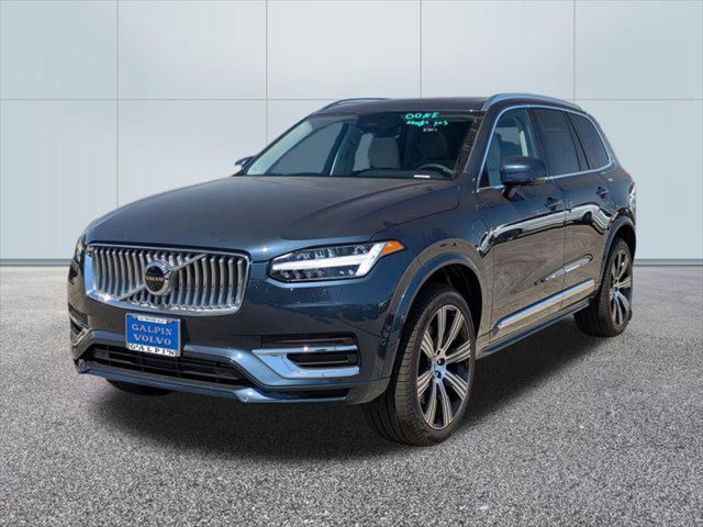 2025 Volvo XC90 Plug-In Hybrid Plus