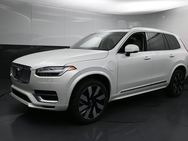 2025 Volvo XC90 Plug-In Hybrid Plus