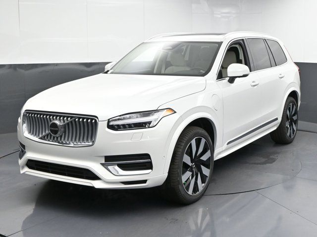 2025 Volvo XC90 Plug-In Hybrid Plus