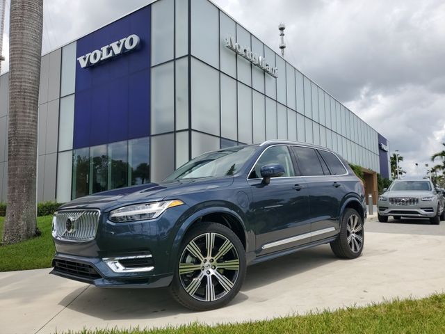 2025 Volvo XC90 Plug-In Hybrid Plus