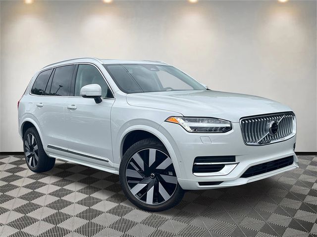 2025 Volvo XC90 Plug-In Hybrid Plus